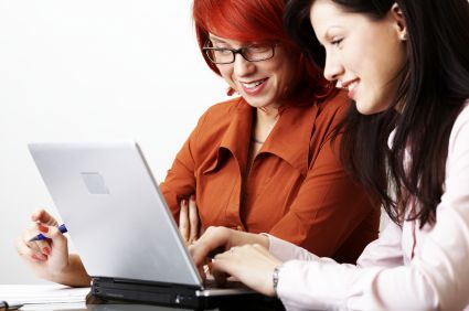 2 women at laptop